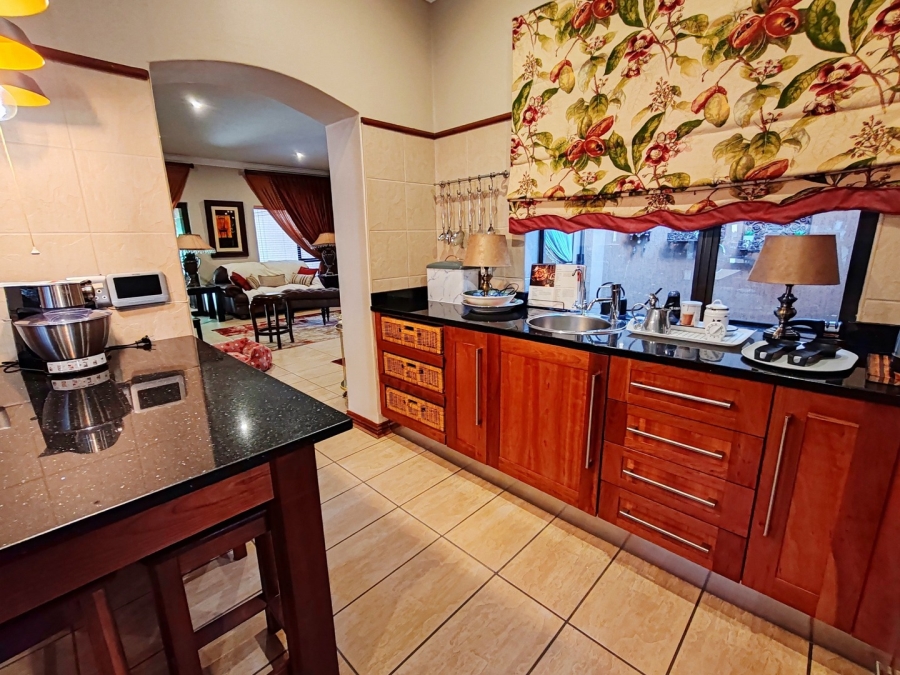 4 Bedroom Property for Sale in Van Der Hoff Park North West
